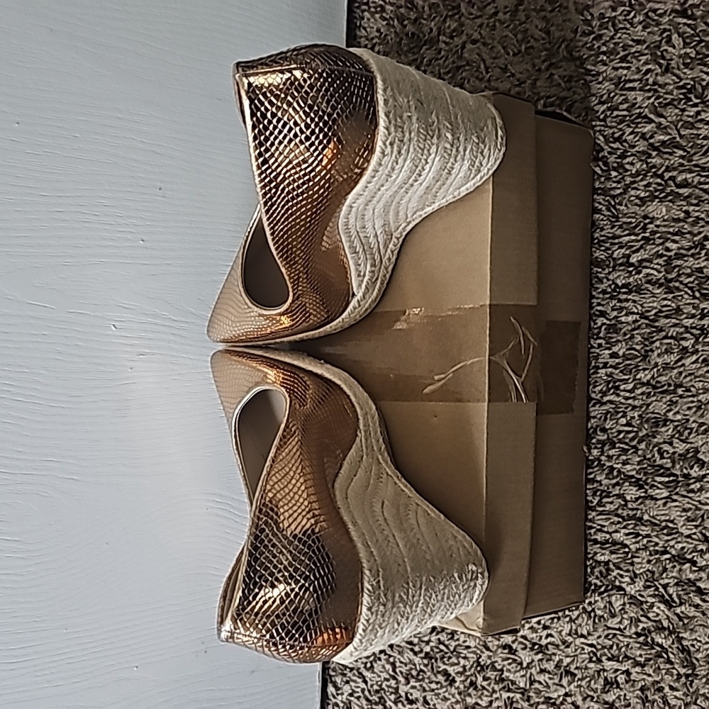 Shoes - Picture 3 of 3